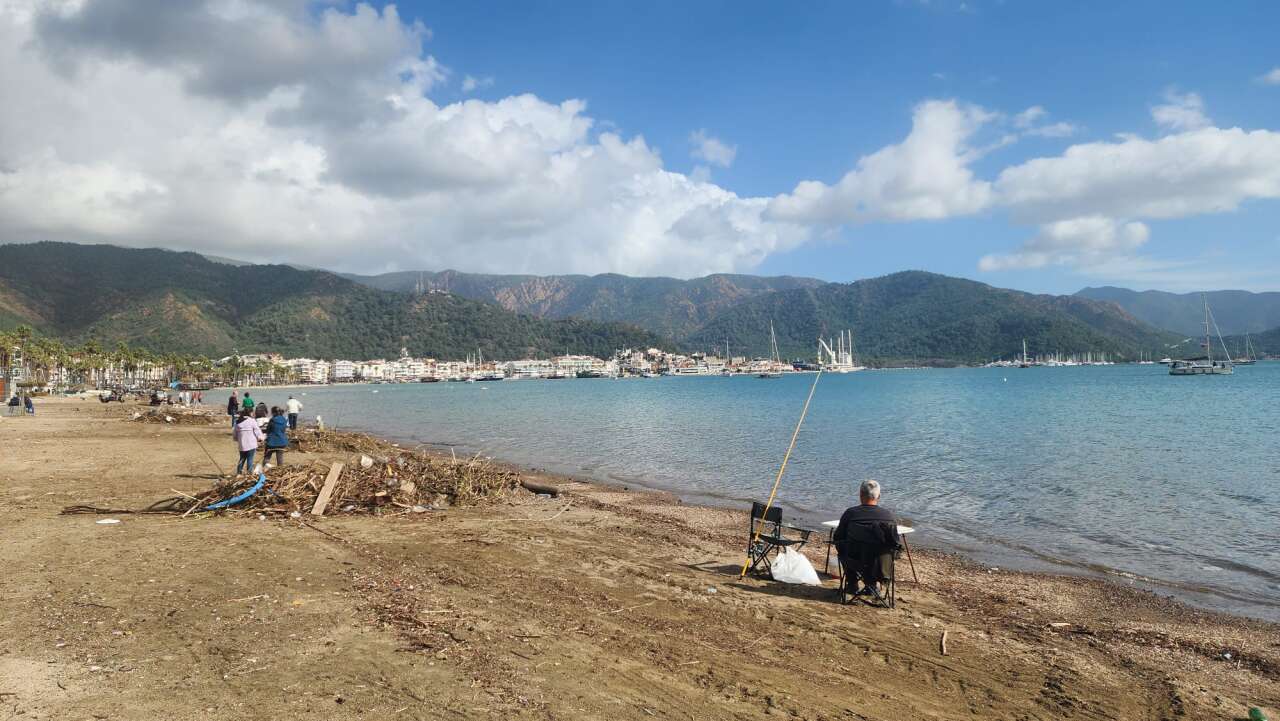 Marmaris’te Yalancı Bahar: Güneşi Gören Sahile Koştu 2